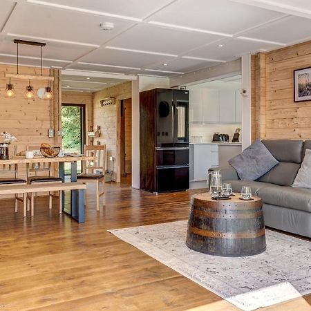 Buttercup Lodge Benson Esterno foto